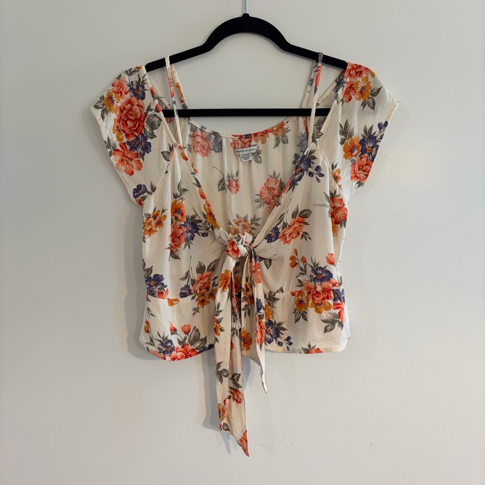 American Eagle Womens Crop Top
Cream Floral Tie Cottage Boho
Coquette Bloom